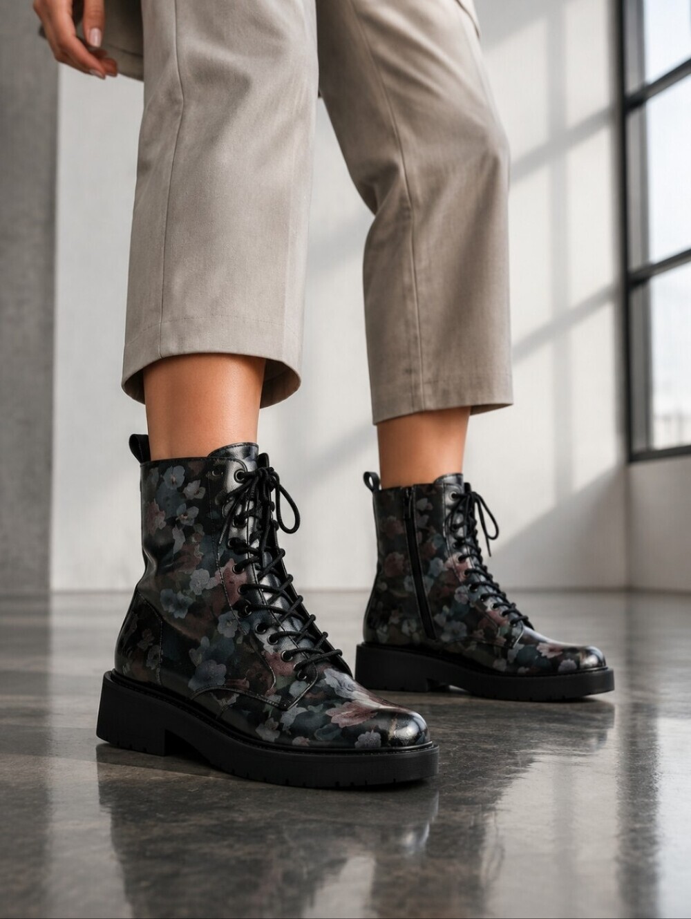 Kendall & Kylie Floral Combat Boots Women's Size 6.5 NWT - NIB